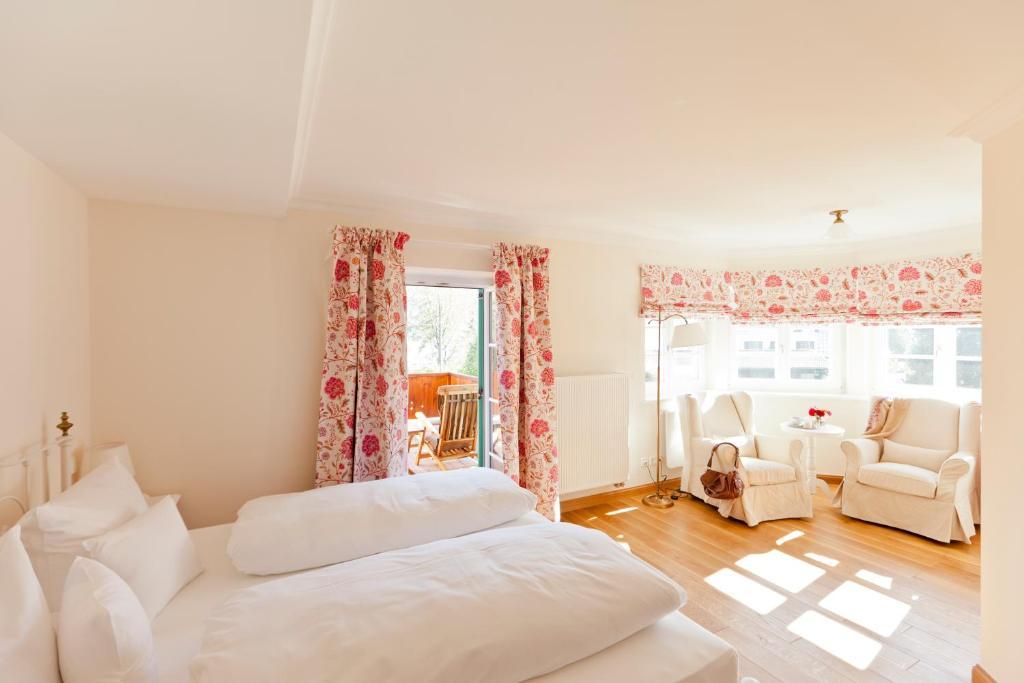 Landhaus Marinella Hotel Garni Bad Wiessee Oda fotoğraf