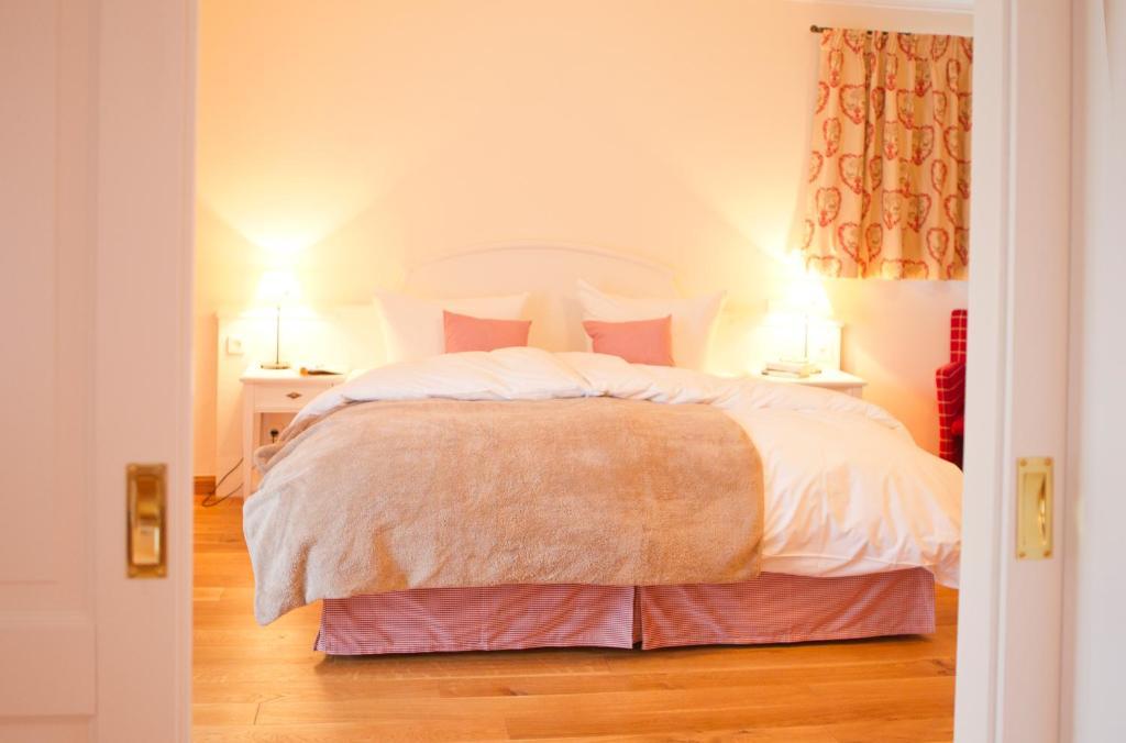 Landhaus Marinella Hotel Garni Bad Wiessee Oda fotoğraf